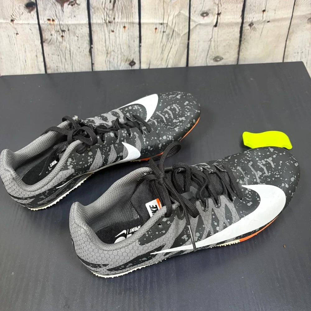 Nike zoom rival